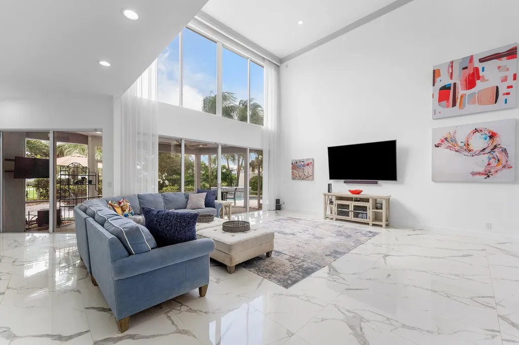 5863 Waterford Boca Raton FL 33496