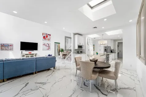 5863 Waterford Boca Raton FL 33496