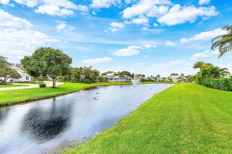 5863 Waterford Boca Raton FL 33496