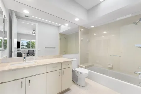 5863 Waterford Boca Raton FL 33496