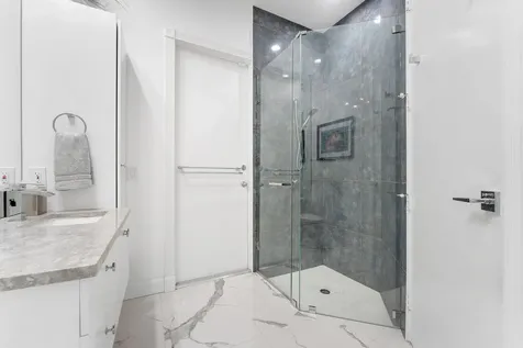 5863 Waterford Boca Raton FL 33496