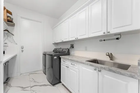 5863 Waterford Boca Raton FL 33496