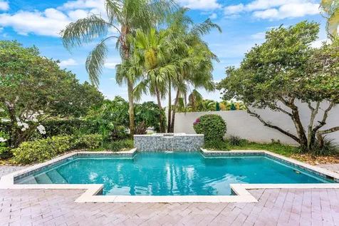 5863 Waterford Boca Raton FL 33496