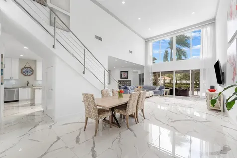 5863 Waterford Boca Raton FL 33496