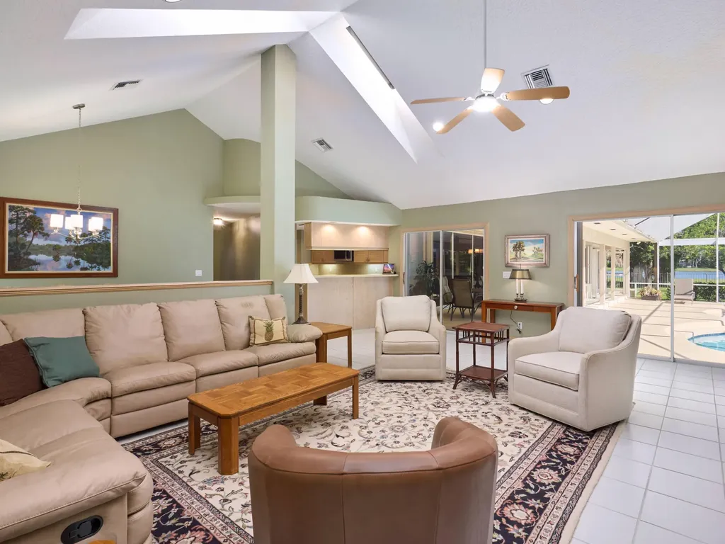 206 Thornton Court Palm Beach Gardens FL 33418