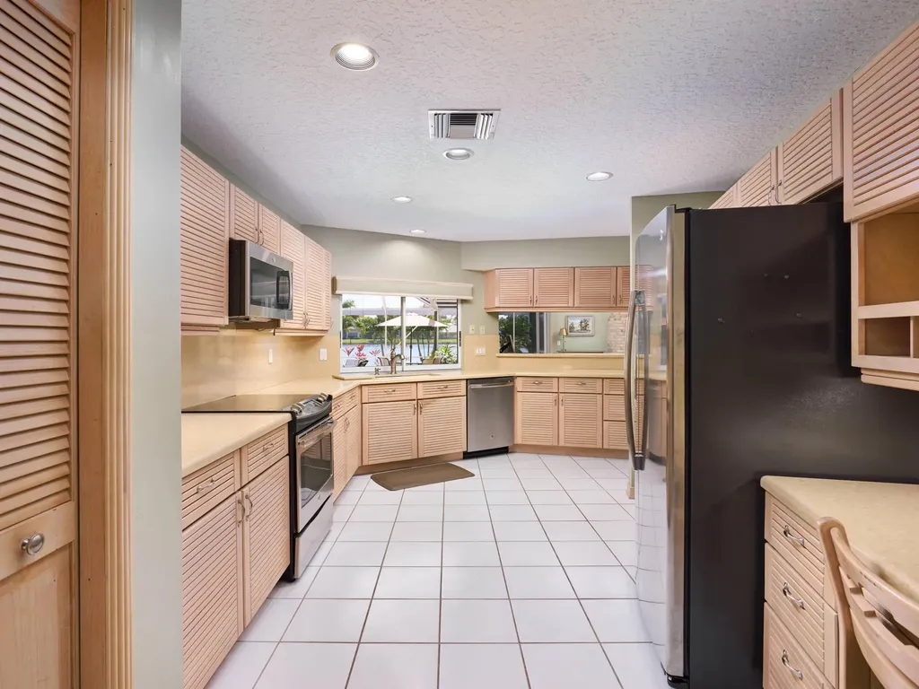 206 Thornton Court Palm Beach Gardens FL 33418