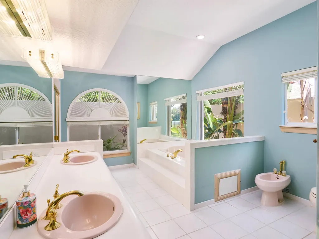 206 Thornton Court Palm Beach Gardens FL 33418