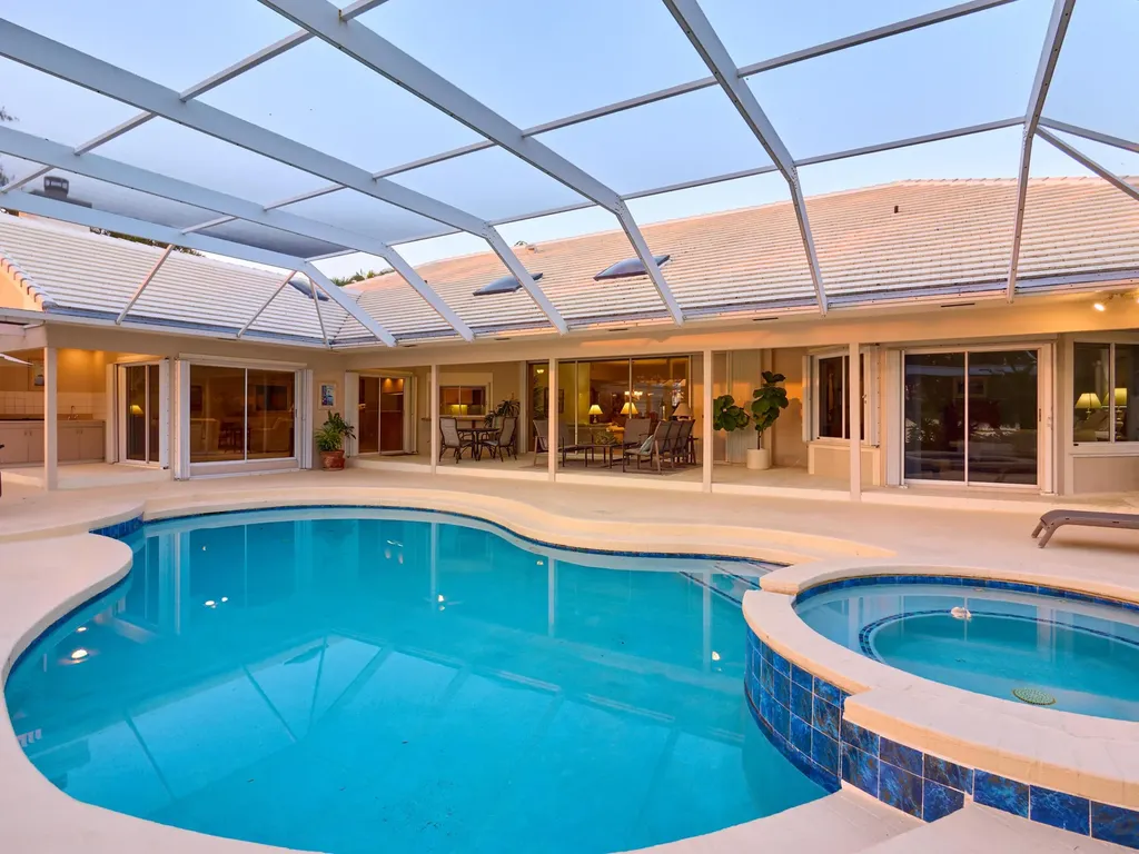 206 Thornton Court Palm Beach Gardens FL 33418