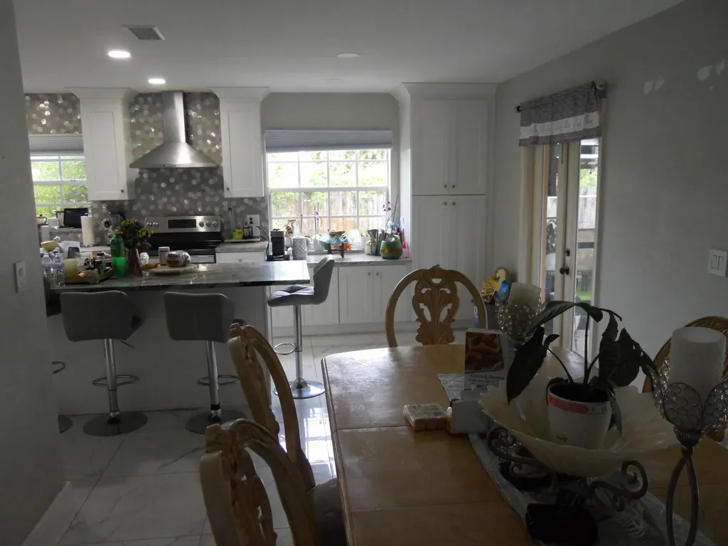 2755 NW 84th Avenue Coral Springs FL 33065