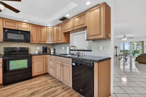 2201 Lucaya Bend Coconut Creek FL 33066