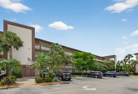 3203 Portofino Point Coconut Creek FL 33066