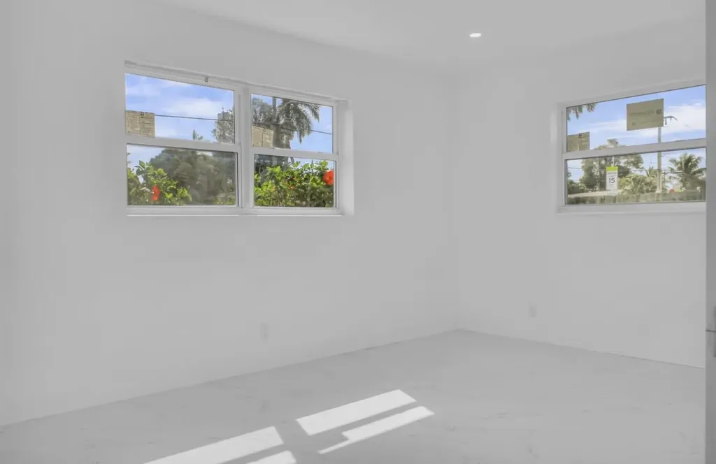 915 SW 3rd Street Boynton Beach FL 33435