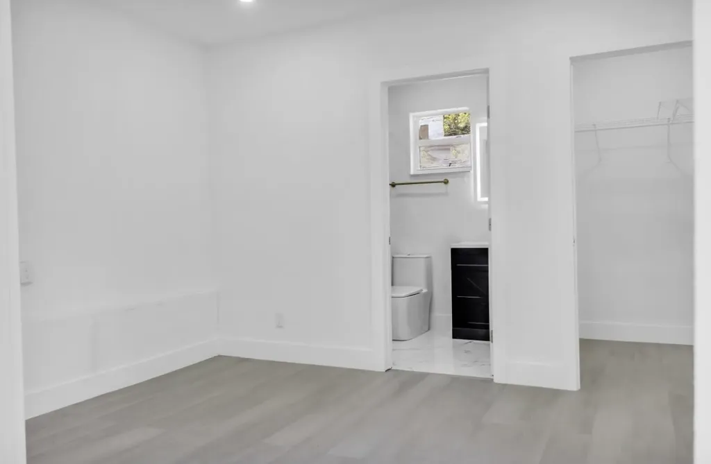 915 SW 3rd Street Boynton Beach FL 33435