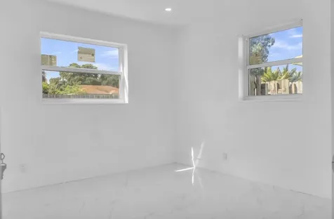 915 SW 3rd Street Boynton Beach FL 33435