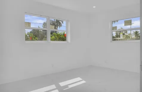 915 SW 3rd Street Boynton Beach FL 33435