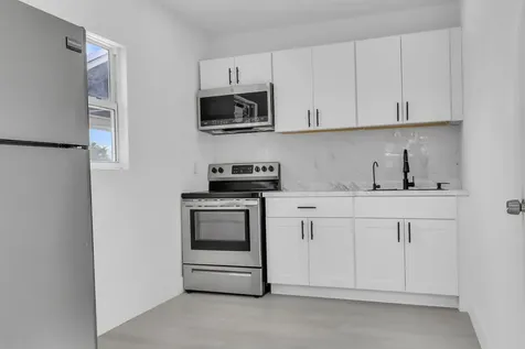 915 SW 3rd Street Boynton Beach FL 33435