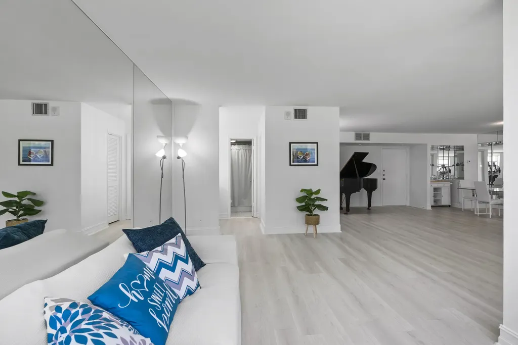 1239 Hillsboro Mile Hillsboro Beach FL 33062
