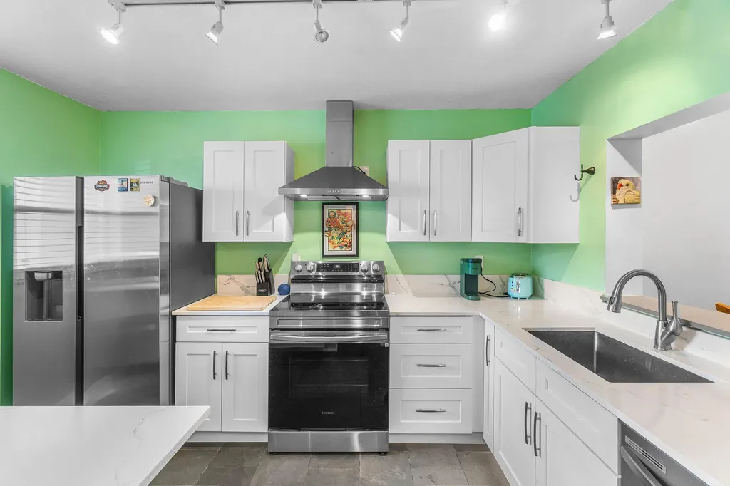 2825 SW 22nd Avenue Delray Beach FL 33445