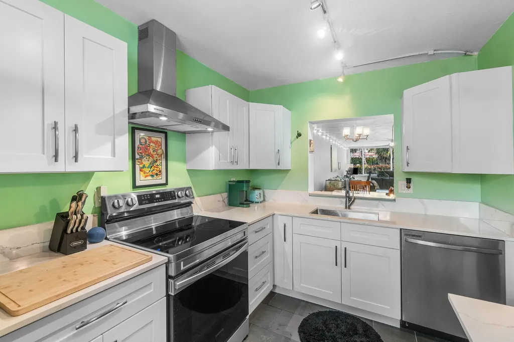 2825 SW 22nd Avenue Delray Beach FL 33445