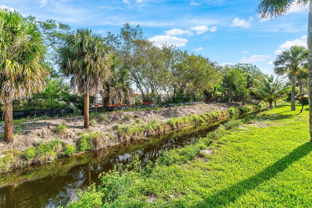 2825 SW 22nd Avenue Delray Beach FL 33445