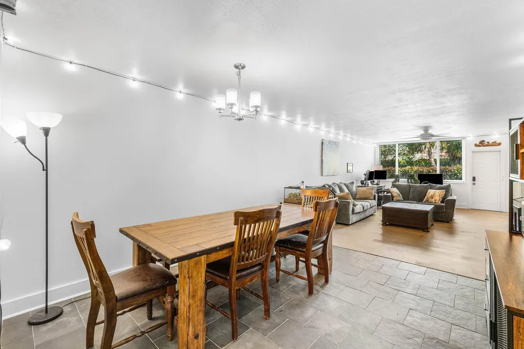 2825 SW 22nd Avenue Delray Beach FL 33445