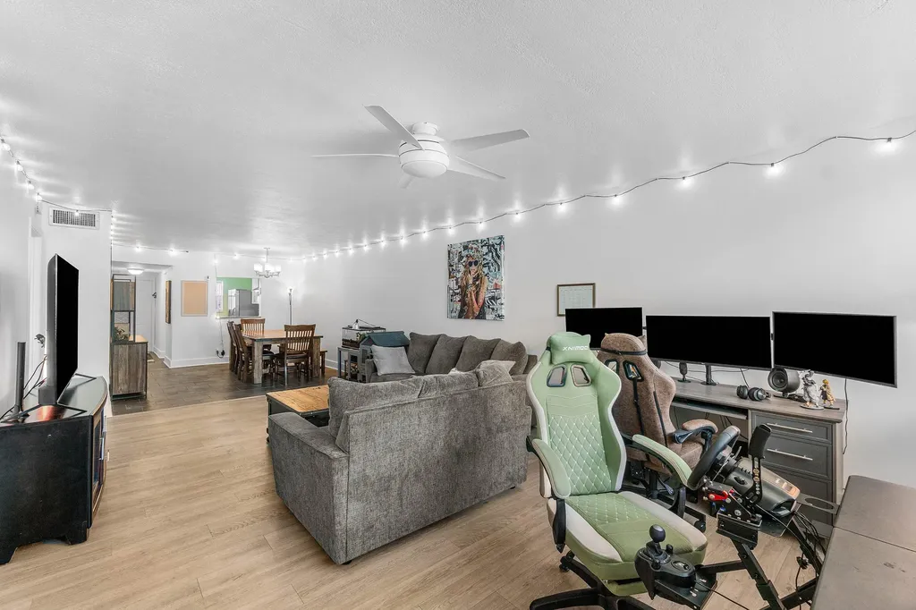 2825 SW 22nd Avenue Delray Beach FL 33445