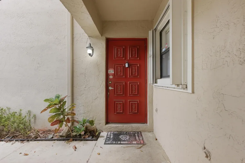 9633 Riverside Drive Coral Springs FL 33071