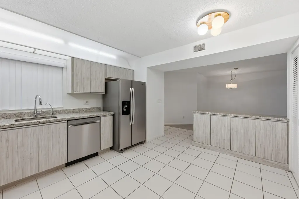 9633 Riverside Drive Coral Springs FL 33071