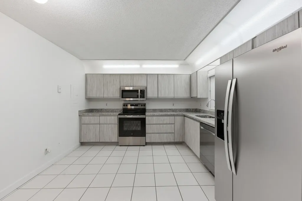9633 Riverside Drive Coral Springs FL 33071