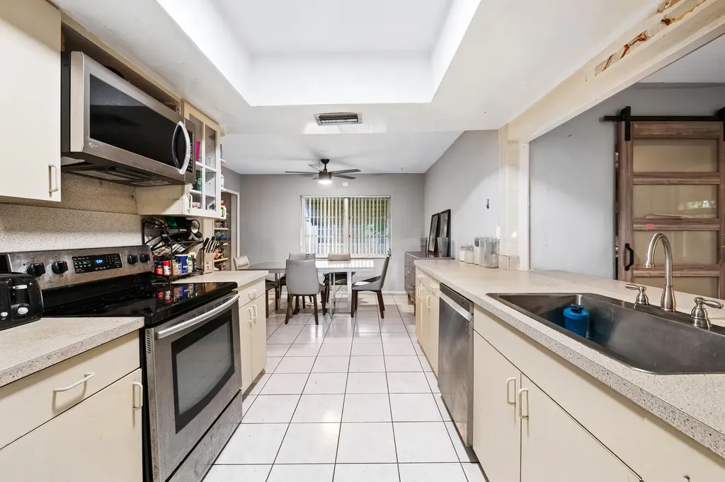 3941 NW 46th Avenue Fort Lauderdale FL 33319