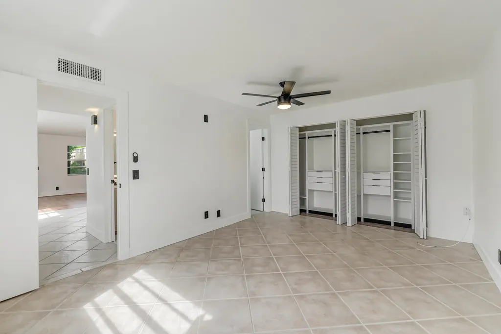 560 Capri Delray Beach FL 33484