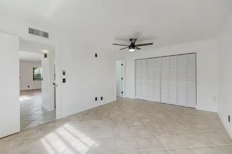 560 Capri Delray Beach FL 33484