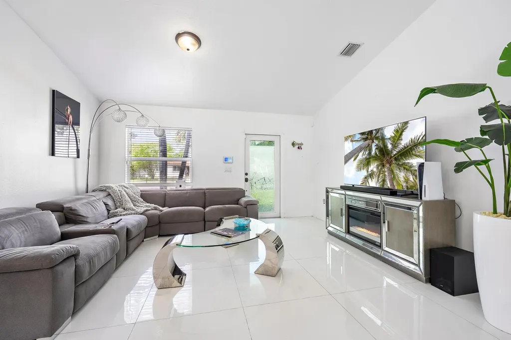 1114 Cochran Drive Lake Worth Beach FL 33461