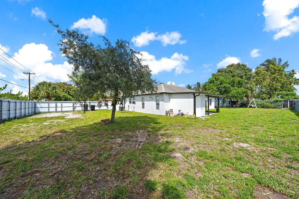 1114 Cochran Drive Lake Worth Beach FL 33461