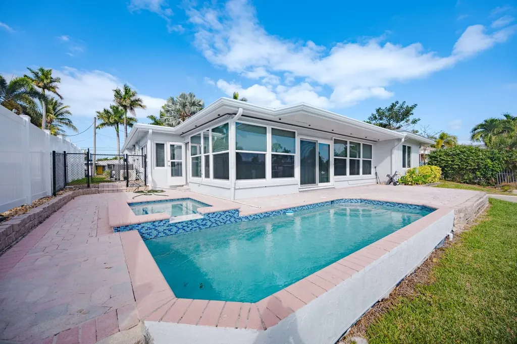 270 SE 9th Court Pompano Beach FL 33060