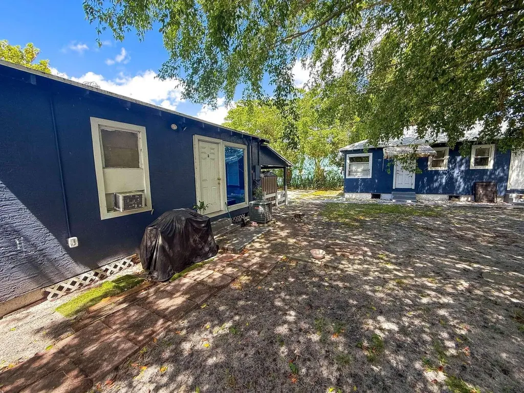3804 Miller Avenue West Palm Beach FL 33405