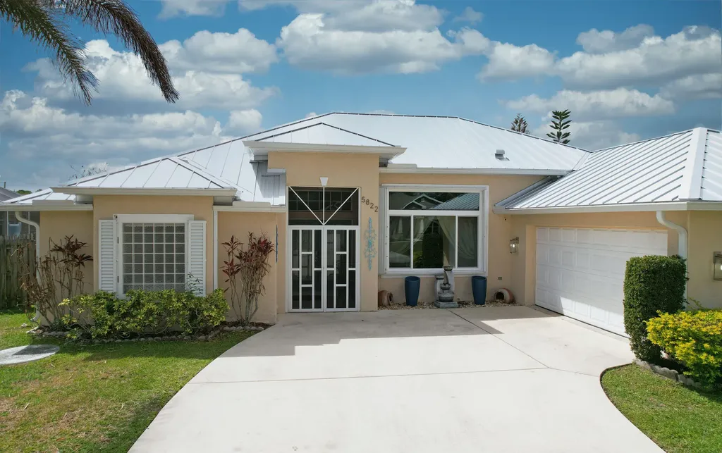 5822 NW Bates Avenue Port St Lucie FL 34986