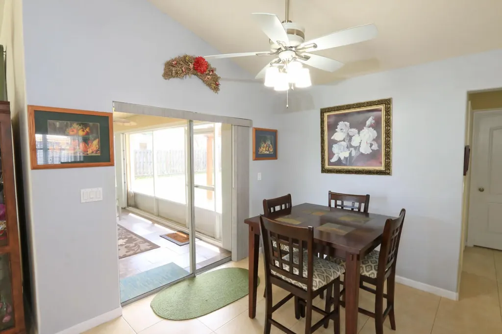5822 NW Bates Avenue Port St Lucie FL 34986