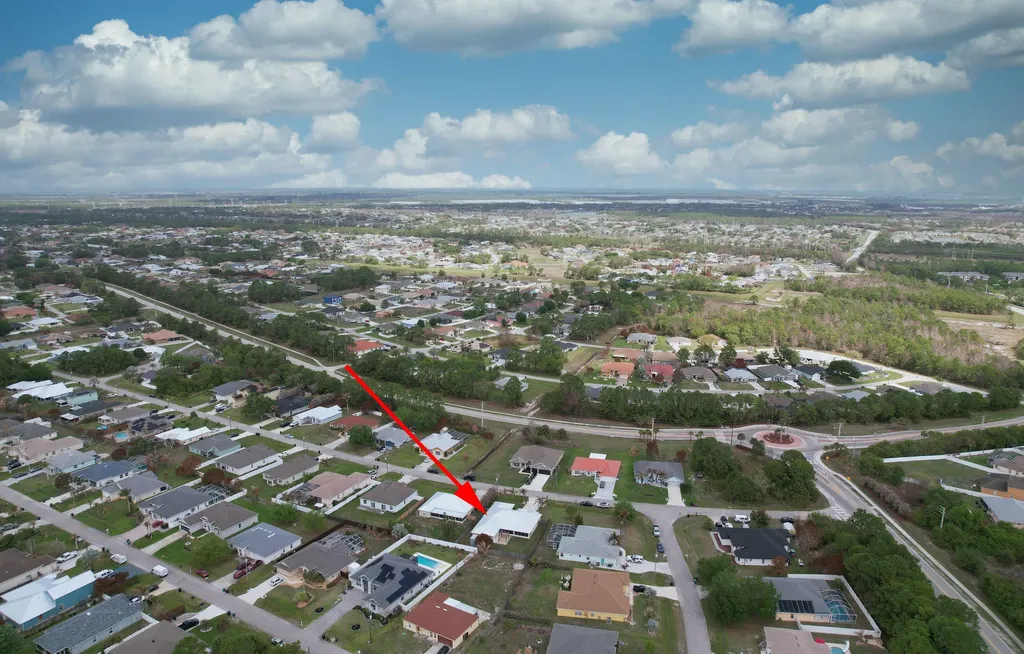 5822 NW Bates Avenue Port St Lucie FL 34986