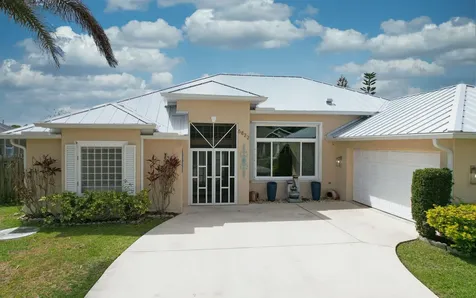 5822 NW Bates Avenue Port St Lucie FL 34986