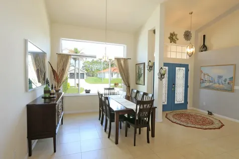 5822 NW Bates Avenue Port St Lucie FL 34986