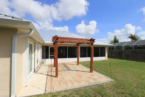 5822 NW Bates Avenue Port St Lucie FL 34986