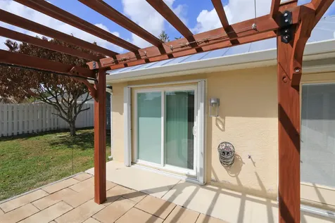 5822 NW Bates Avenue Port St Lucie FL 34986