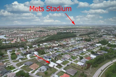 5822 NW Bates Avenue Port St Lucie FL 34986