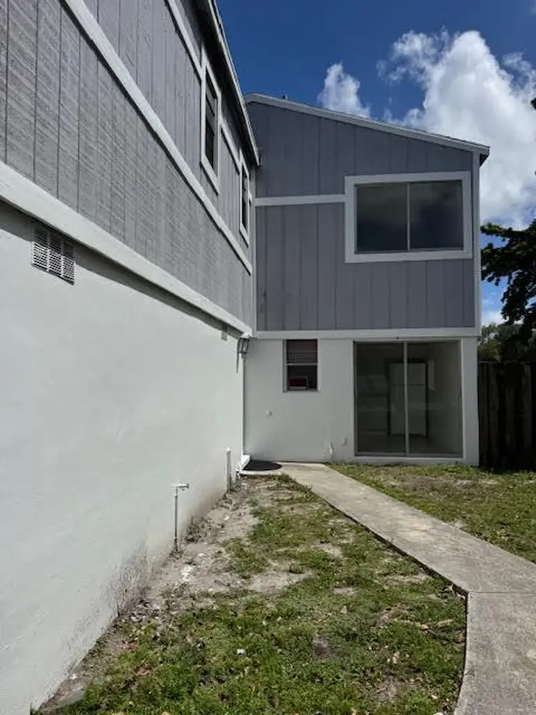 537 NW 46th Avenue Delray Beach FL 33445