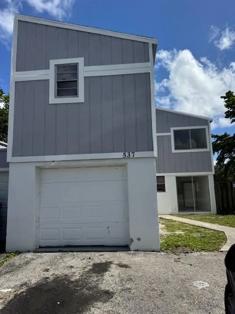 537 NW 46th Avenue Delray Beach FL 33445