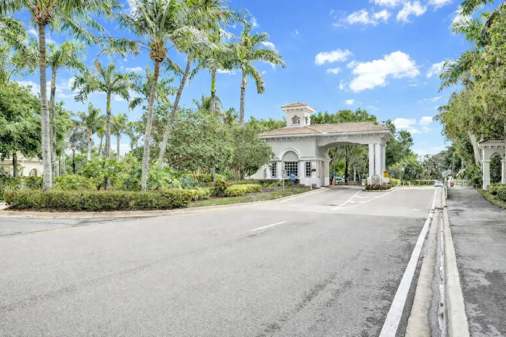 7229 Cataluna Circle Delray Beach FL 33446