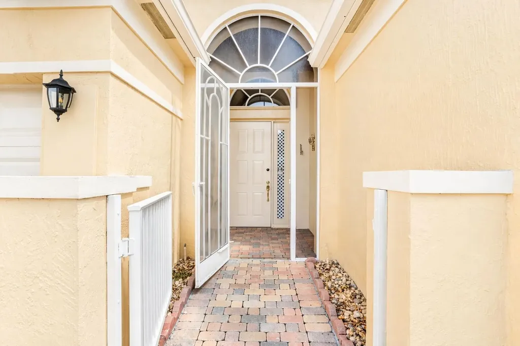 7229 Cataluna Circle Delray Beach FL 33446