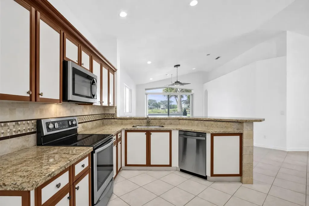 7229 Cataluna Circle Delray Beach FL 33446