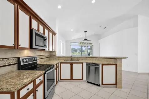 7229 Cataluna Circle Delray Beach FL 33446